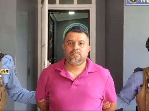 La Dirección Policial Anti Maras y Padillas Contra el Crimen Organizado (Dipampco) capturó en las últimas horas a Allan Gustavo Iscoa Herrera, alias el Oso, a quien acusan de liderar la banda delictiva denominada Los Iluminati.