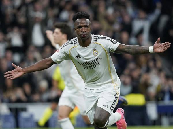 El festejo de Vinicius tras uno de sus goles con el Real Madrid contra la Real Sociedad.