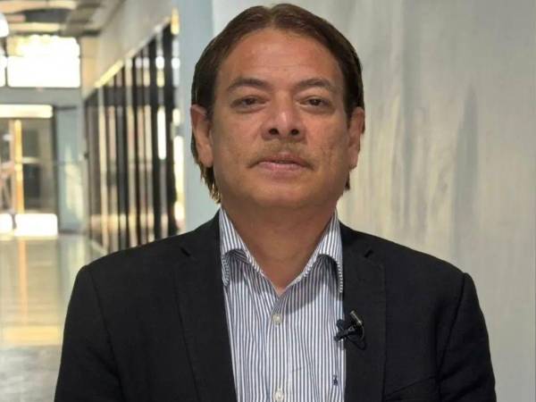 El pastor Mario Banegas representa a la comunidad evangélica de Honduras.