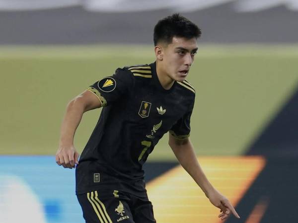 Gilberto Mora, niño de 16 años de edad, es titular en México para el duelo ante Honduras.