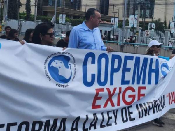 El dirigente magisterial aseguró que el gremio docente ha mantenido una actitud de diálogo y respeto durante el proceso, pero cuestionó la forma en que el Ejecutivo ha conducido las negociaciones.