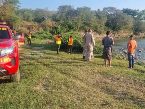Tragedia: Un jugador hondureño murió ahogado al intentar salvar la vida de su hija que se estaba ahogando.