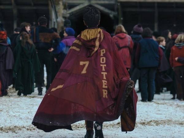 La nueva adaptación televisiva de Harry Potter comienza a tomar forma con la difusión de su primer adelanto oficial, una imagen que ha despertado gran expectativa entre los seguidores.