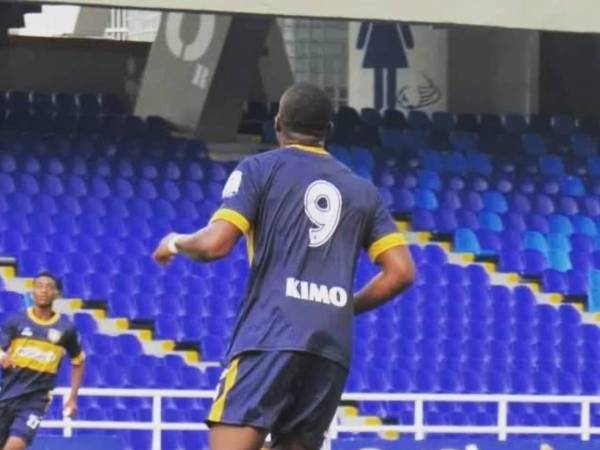 El delantero cuenta con 23 años de edad y dio el susto en los entrenamientos.