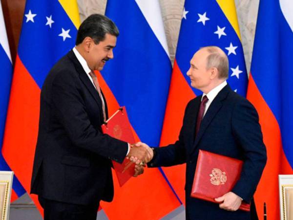 Nicolás Maduro, presidente de Venezuela, y Vladímir Putin, mandatario de Rusia, durante un encuentro diplomático en 2024.