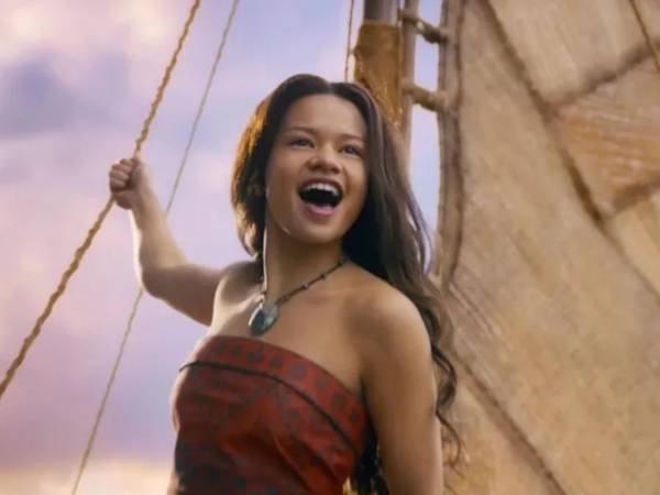 La actriz australiana Catherine Lagaʻaia de 18 años interpreta a Moana.