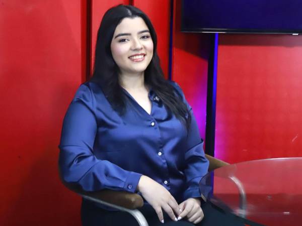 Katherine Turcios durante su visita a las instalaciones de La Prensa.