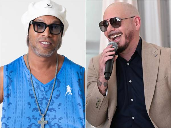 Ronaldinho y Pitbull