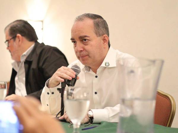 Daniel Otero dando sus primera declaraciones como nuevo presidente del Marathón.