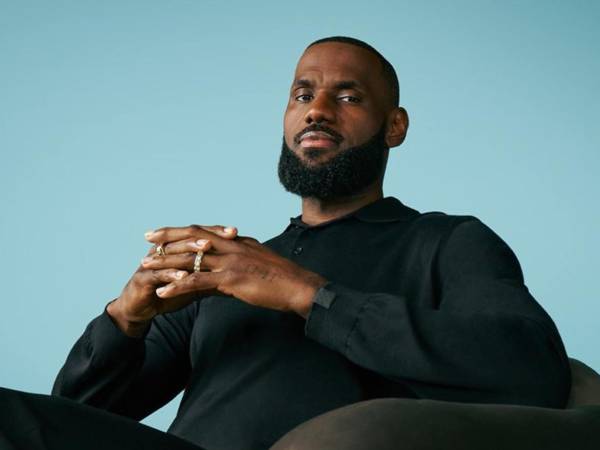 LeBron James cuenta con 40 años de edad y es la máxima figura de los Lakers.