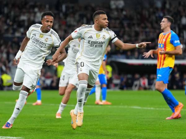 Kylian Mbappé se lució con un doblete para liderar el triunfo del Real Madrid 4-0 contra el Valencia en la Liga Española.