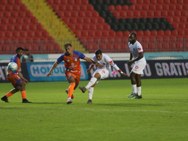 Dos expulsiones y un FVS decisivo: Olimpia no puede ante Lobos UPNFM