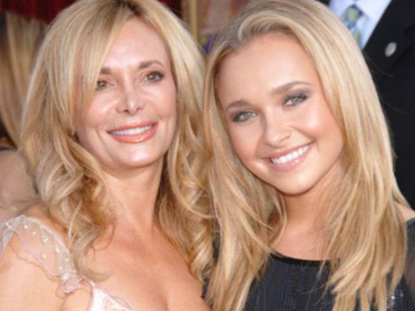 Lesley Vogel añadió en su entrevista telefónica con NBC News: Siento que está con su hermano y que están en paz. El hermano menor de Panettiere, Jansen, falleció a los 28 años en 2023.