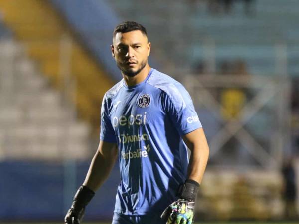 El portero Marlon Licona fue relegado a la banca tras su error en la ida.