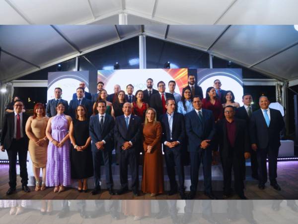 Los 32 jóvenes hondureños beneficiados con el programa Crédito-Beca viajarán a diferentes universidades en el extranjero.