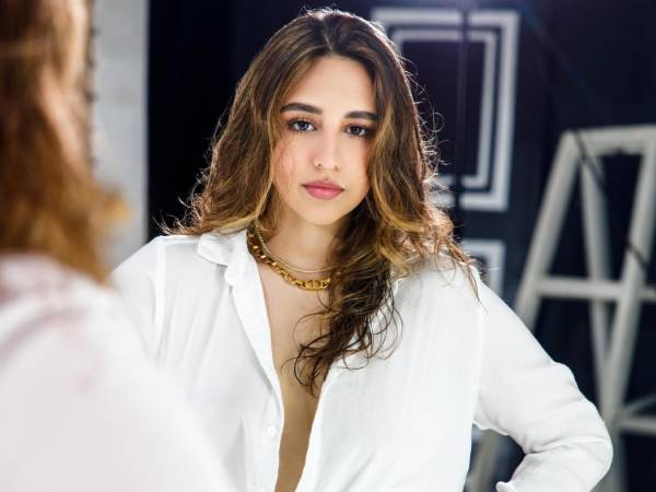 Desde el arribo de Victoria Kjaer (Miss Universo 2024) a Honduras, Katherine Celeste Fajardo trabajó en su vestuario, y de igual forma con Stephanie Cam, Miss Honduras Universo 2024. Ya con Victoria González, Miss Copán 2025, preparó con tiempo todo el vestuario que utilizaría durante su concentración.