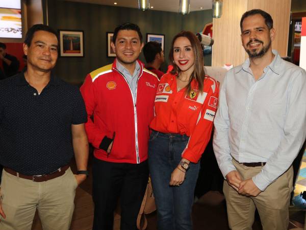 Ejecutivos de PETRHOSA, compartieron con sus invitados especiales durante esta función exclusiva en la capital.