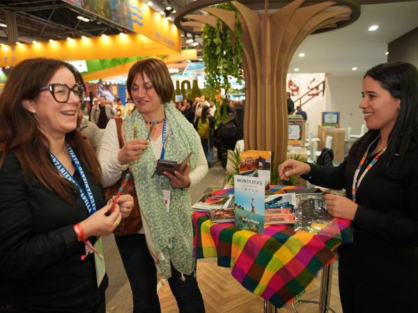 Los asistentes pudieron conocerlas culturas vivas de nuestro país y sus raíces , uno de los atractivos únicos para los turistas europeos.