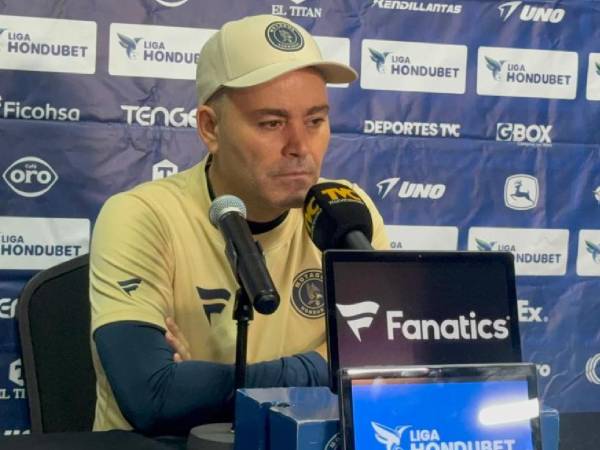 Javier López en conferencia de prensa tras la remontada ante el Olancho FC.