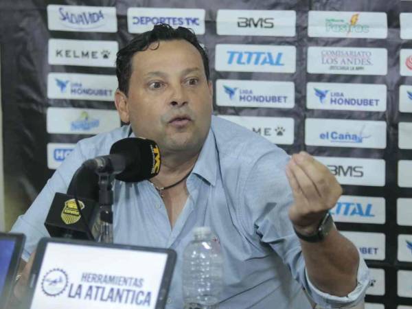 Jeaustin Campos en conferencia de prensa tras su primer triunfo con Real España en el Clausura 2026.