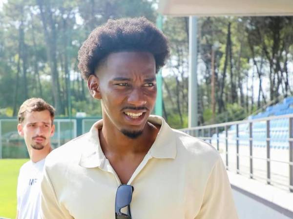 Bryan Róchez fue anunciado como fichaje del club Leixões SC de la segunda división del fútbol de Portugal.