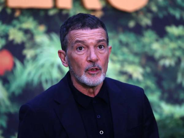 Antonio Banderas aclaró que el Teatro del Soho CaixaBank “es una empresa privada sin ánimo de lucro que más bien opera como un teatro público”.