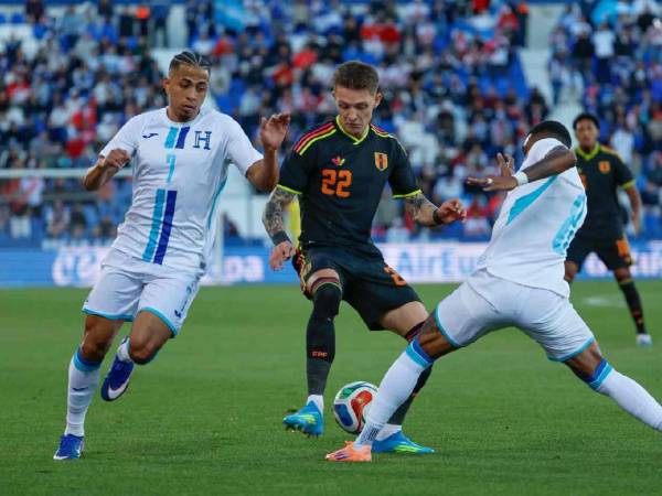 Honduras y Perú están disputando el primer tiempo del amistoso en España.