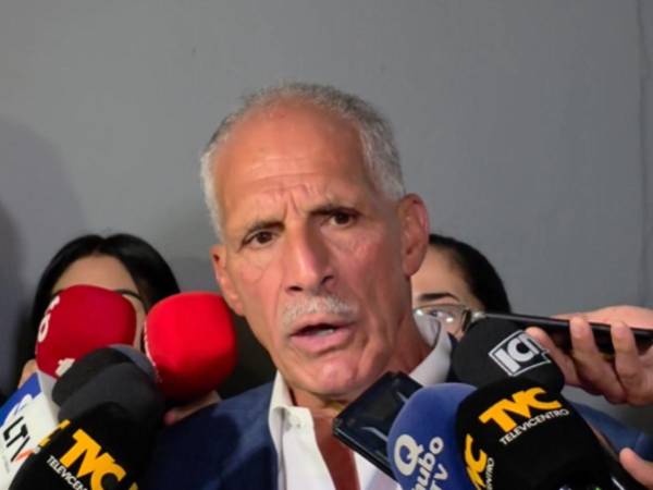 El candidato presidencial del Partido Nacional, Nasry Asfura, alertó sobre la presión que enfrenta el Tribunal de Justicia Electoral (TJE) luego de que se emitiera un requerimiento fiscal contra los magistrados Miriam Barahona y Mario Flores.