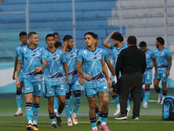 La selección de Nicaragua reconoció la cancha del estadio Nacional de Tegucigalpa.