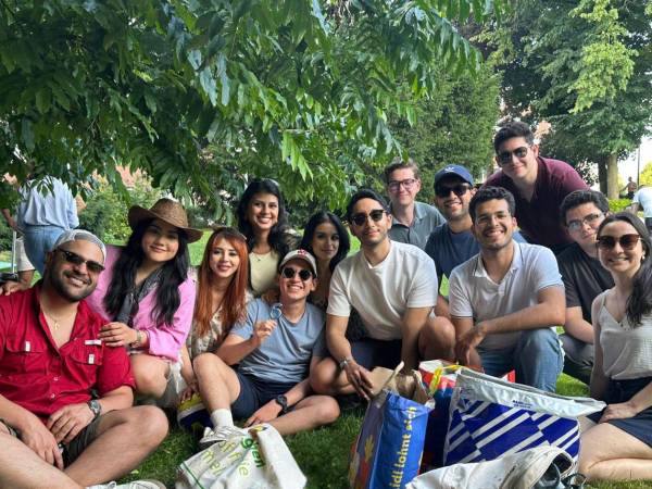 Médicos hondureños que estudiaron en la Universdidad Nacional Autónoma de Honduras (Unah) y universidades privadas, adquirieron experiencia en el sistema de salud nacional y ahora laboran en hospitales de Alemania.