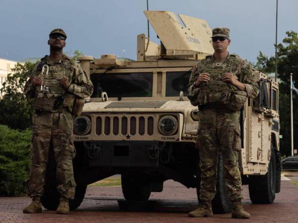Trump advirtió con el despliegue de la Guardia Nacional en Chicago para frenar la violencia.