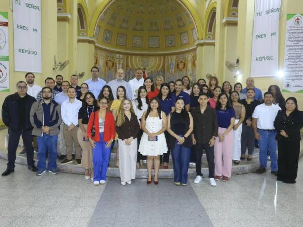 En un ambiente marcado por la camaradería y la satisfacción de celebrar juntos un nuevo capítulo de esta historia, el personal que conforma los distintos departamentos de LA PRENSA festejó este lunes, 26 de octubre, un año más de informar a Honduras a través de un periodismo de calidad, con valores y responsabilidad.