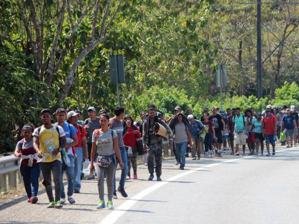 Docenas de miembros y voluntarios de diversas organizaciones humanitarias en <b>Estados Unidos y México</b> iniciaron este lunes la edición 23 de la Caminata del Sendero Migrante.