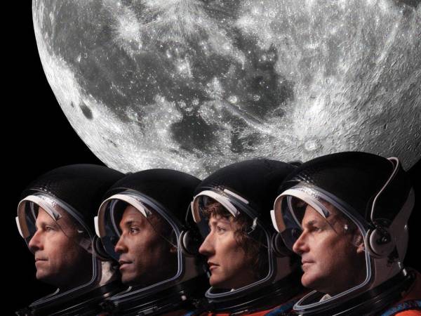 Reid Wiseman, comandante de la misión; Victor Glover, primer hombre negro en viajar a la Luna; Christina Koch, primera mujer en una misión lunar; y Jeremy Hansen, primer no estadounidense en viajar a sus proximidades, integran la tripulación de Artemis II.