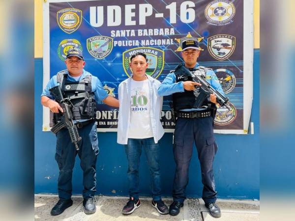 En un operativo de seguimiento y vigilancia, agentes policiales capturaron en las últimas horas a un presunto integrante de la estructura criminal conocida como Los Osorto, sobre quien pesaba una orden de captura por el delito de asesinato.
