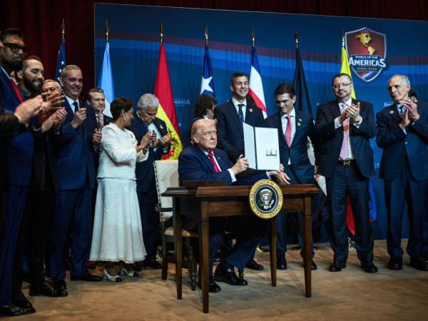 En el evento de la cumbre se realizó la firma de un documento.