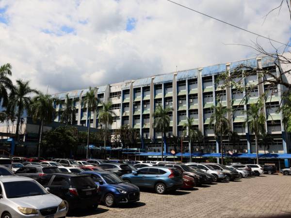 Pacientes denuncian escasez de insumos médicos en varios hospitales de la zona norte en medio de las asambleas informativas del personal de salud.