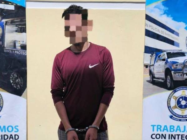 El sospechoso fue requerido mediante una orden de captura emitida el pasado 29 de julio de 2026.