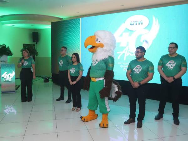 El lanzamiento oficial de la nueva camiseta institucional marcó el inicio de las actividades conmemorativas por el 40 aniversario.