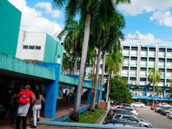 Las emergencias de ambos hospitales<b> </b>siguen funcionando las 24 horas del día.