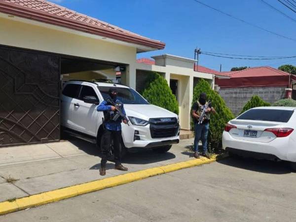 En la residencia en Costa Verde Villas 2 fueron capturadas dos personas.