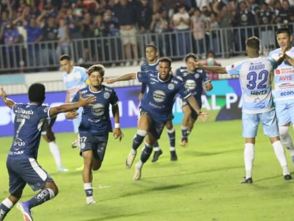 Motagua vence con dramatismo al Génesis y está en la gran final