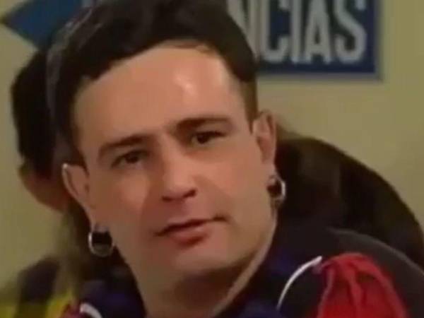 La muerte de Carlos Miguel Suárez Soto, actor recordado por su participación en telenovelas de Televisa, generó numerosas reacciones tras conocerse su presunta causa. La noticia se difundió durante la madrugada del martes 20 de octubre, luego de que su colega Roberto Tello, conocido como “El Coreano”, compartiera una fotografía del intérprete en Instagram. “Descansa en paz, mi querido Charly. Te quiero, Poncho”, escribió al despedirse de quien dio vida a Poncho en la telenovela Tú y yo.