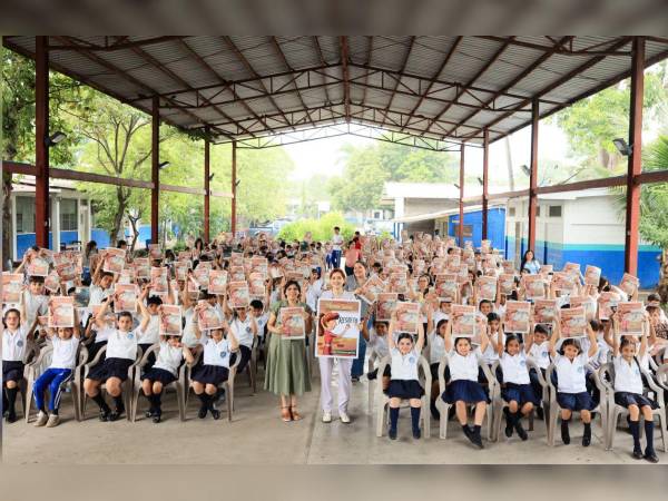 Entre dinámicas, ejercicios de respiración y mucho aprendizaje, Mente Sana inició este lunes una nueva semana de actividades en el centro de educación básica Lila Luz de Maradiaga, donde los estudiantes aprendieron a reconocer la ansiedad y algunas técnicas para regular sus emociones.