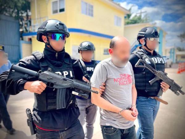 Arrestan a colombiano de 40 años originario de Bogotá en Tegucigalpa.