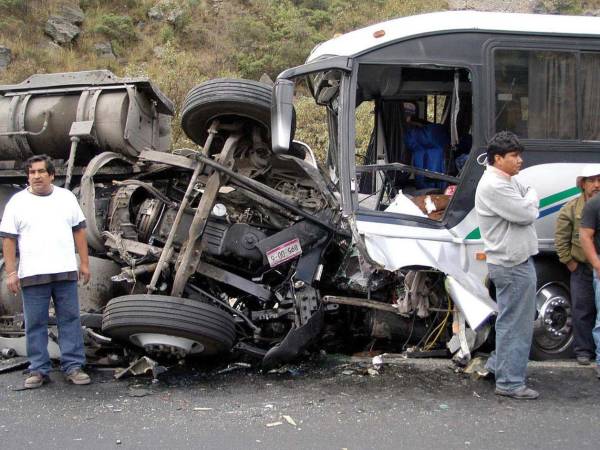 La Fiscalía General del Estado de Nayarit confirmó la muerte de 11 personas y 31 heridos en el municipio de Amatlán de Cañas.