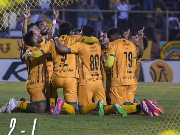 Insólito caso. Un equipo ya descendido tiene posibilidades de quedarse con el título: ya eliminó a un histórico de su país.