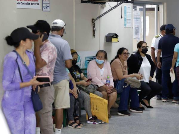 La crisis en el Seguro Social pone en riesgo la vida de los pacientes que buscan atención médica.