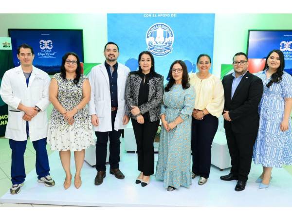 Obed Cardona, Tania Corona, Edgardo Iraheta, Karla Estévez, Glenda Estrada, Alejandra Vallecillo, Josías Guzmán y Jacqueline Molina
