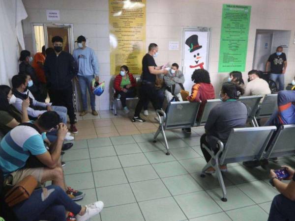 Los niños menores de cinco años y los adultos mayores constituyen los grupos más vulnerables a desarrollar enfermedades respiratorias graves.